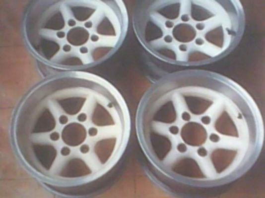 ขายล้อ 15 อ๊อฟลึก 6 รู 139 ชุด 4 วง 6500 บาท