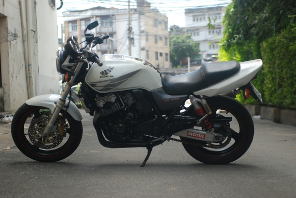 โอ บางนา ขาย cb 400เทค1 ปี2000 สำเนาทะเบียน ราคา 72000 บาท โอ บางนา ขาย cb 400เทค1 ปี2000 สำเนาทะเบียน ราคา 72000 บาท