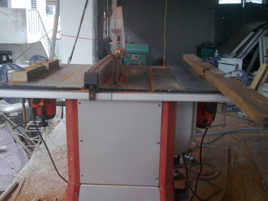 โต๊ะตัดพร้อมเร้าเตอร์  1ตัว