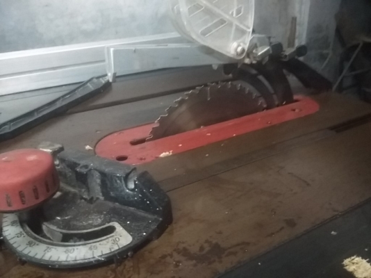 โต๊ะตัดพร้อมเร้าเตอร์ 1ตัว โต๊ะตัดพร้อมเร้าเตอร์ 1ตัว