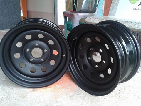 ขายแล้วล้อกระทะบรรทุก15"5รู กว้าง7นิ้ว