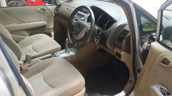 HONDA ZX 1.5 IDSi ปี 07 ออกรถ 9000 เท่านั้น