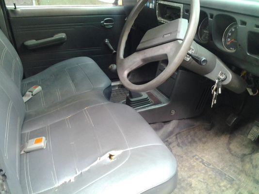 MAZDA  familia เครื่่องแน่น ช่วงล่างดี ราคาโดนๆ