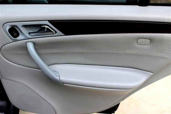 2002BENZ C180 2.0 Elegance สภาพดี เจ้าของขายเอง 2002BENZ C180 2.0 Elegance สภาพดี เจ้าของขายเอง