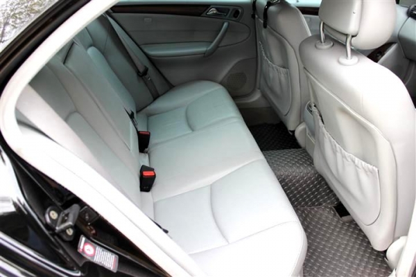 2002BENZ C180 2.0 Elegance สภาพดี เจ้าของขายเอง 2002BENZ C180 2.0 Elegance สภาพดี เจ้าของขายเอง