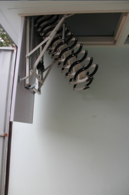 บันไดเพดาน บันไดห้องใต้หลังคา บันไดเพดาน บันไดห้องใต้หลังคา