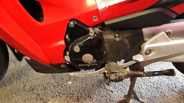 เวฟ125r ราคา 13600 บาท เดิมทั้งคัน เอกสารพร้อมโอน ไม่ขาดต่อ เวฟ125r ราคา 13600 บาท เดิมทั้งคัน เอกสารพร้อมโอน ไม่ขาดต่อ