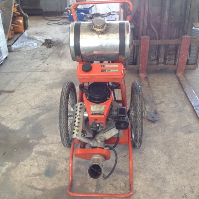 รถเข็นเครื่องพ่นยา เก่าญี่ปุ่น MARUNAKA สภาพดีพร้อมใช้งาน เครื่องยนต์ติดง่าย มีมือโยกซ้าย-ขวาสำหรับกำหนดทิศทางการพ่น รถเข็นเครื่องพ่นยา เก่าญี่ปุ่น MARUNAKA สภาพดีพร้อมใช้งาน เครื่องยนต์ติดง่าย มีมือโยกซ้าย-ขวาสำหรับกำหนดทิศทางการพ่น