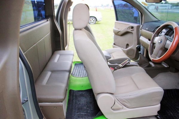 ขายด่วน!!! Nissan Navara 2.5 SE ปี2007