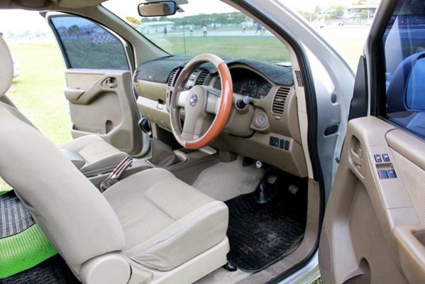 ขายด่วน!!! Nissan Navara 2.5 SE ปี2007