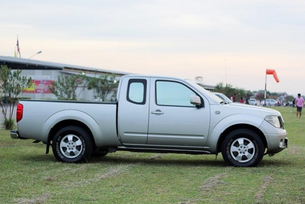 ขายด่วน!!! Nissan Navara 2.5 SE ปี2007