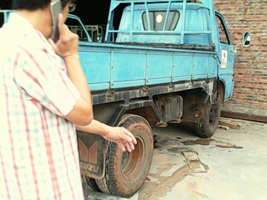 **175,000 บ.ต่อรอง**ขาย6ล้อช่วงสั้น ISUZU TL85 เครื่องเดิมเกียร์เดิม 85แรงฝาขาว แน่นๆ แรงดี ไม่เยิ้ม เกียร์ดีไม่หลุด ช่วงล่างเดิม คัสซีสวยเดิมๆไม่ปะไม่ดาม กระบะปูพื้นใหม่ พื้นเหล็กตงเหล็กหนาแข็งแรง ยาว3.20ม.ฝาทึบดีไม่ผุ หัวเก๋งเดิมภายในคอนโซลครบ พ.ธรรมดา