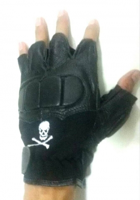 ขายถุงมือหนังpu สีดำ แนววินเทจสนใจสอบถามได้ครับมีของพร้อมส่งครับ