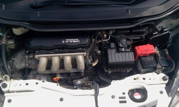 ขายถูก!!!   ฮอนด้า แจ๊ส ปลายปี 2010 สีขาว ออโต้  มือเดียว