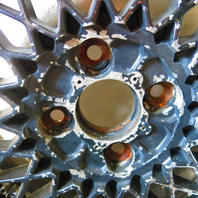 ล้อรังผึ้ง  2 ชิ้น แท้. ขอบ 15   มี  3  วง