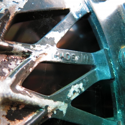 ล้อรังผึ้ง  2 ชิ้น แท้. ขอบ 15   มี  3  วง