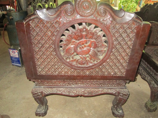 ชุดรับแขกไม้สักโบราณ อายุไม่ต่ำกว่า 40 ปีสวยงามหรูหรา