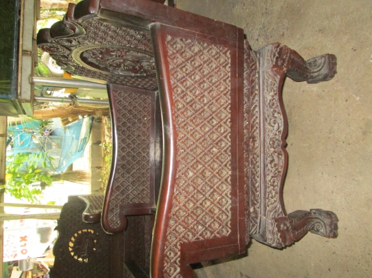 ชุดรับแขกไม้สักโบราณ อายุไม่ต่ำกว่า 40 ปีสวยงามหรูหรา