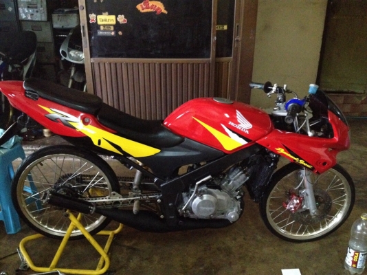 ขายls125 สีเเดงสภาพเเว้น 11000