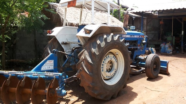 **399,000 บ.ต่อรอง**ขายรถไถเพลาเดียว FORD6600 T3 ไอดีเล็ก เครื่องเดิมปั้มเดิม เครื่องT3 D5NN6015Jท้าย D4NN4024 เกียร์ D7NN7006C เครื่องดี แน่นดี แรง ปั้มดีไม่เยิ้ม แรงดี เกียร์ดีไม่หลุด ช่วงล่างแน่น ท้ายดี ระบบไฮฯใช้งานปกติ ยกหางดีแรง เร็ว ดันดีลุยๆ ยางพอ **399,000 บ.ต่อรอง**ขายรถไถเพลาเดียว FORD6600 T3 ไอดีเล็ก เครื่องเดิมปั้มเดิม เครื่องT3 D5NN6015Jท้าย D4NN4024 เกียร์ D7NN7006C เครื่องดี แน่นดี แรง ปั้มดีไม่เยิ้ม แรงดี เกียร์ดีไม่หลุด ช่วงล่างแน่น ท้ายดี ระบบไฮฯใช้งานปกติ ยกหางดีแรง เร็ว ดันดีลุยๆ ยางพอ