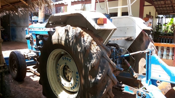 **399,000 บ.ต่อรอง**ขายรถไถเพลาเดียว FORD6600 T3 ไอดีเล็ก เครื่องเดิมปั้มเดิม เครื่องT3 D5NN6015Jท้าย D4NN4024 เกียร์ D7NN7006C เครื่องดี แน่นดี แรง ปั้มดีไม่เยิ้ม แรงดี เกียร์ดีไม่หลุด ช่วงล่างแน่น ท้ายดี ระบบไฮฯใช้งานปกติ ยกหางดีแรง เร็ว ดันดีลุยๆ ยางพอ **399,000 บ.ต่อรอง**ขายรถไถเพลาเดียว FORD6600 T3 ไอดีเล็ก เครื่องเดิมปั้มเดิม เครื่องT3 D5NN6015Jท้าย D4NN4024 เกียร์ D7NN7006C เครื่องดี แน่นดี แรง ปั้มดีไม่เยิ้ม แรงดี เกียร์ดีไม่หลุด ช่วงล่างแน่น ท้ายดี ระบบไฮฯใช้งานปกติ ยกหางดีแรง เร็ว ดันดีลุยๆ ยางพอ