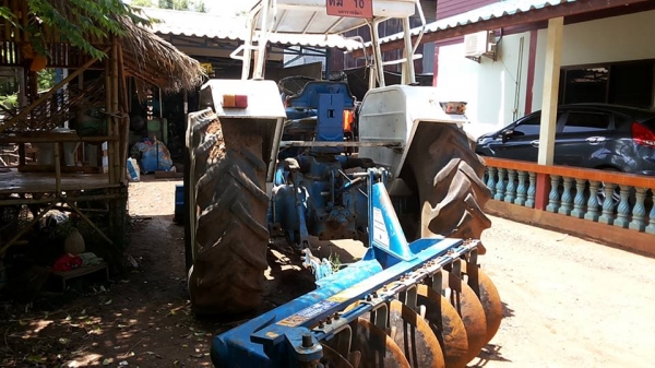 **399,000 บ.ต่อรอง**ขายรถไถเพลาเดียว FORD6600 T3 ไอดีเล็ก เครื่องเดิมปั้มเดิม เครื่องT3 D5NN6015Jท้าย D4NN4024 เกียร์ D7NN7006C เครื่องดี แน่นดี แรง ปั้มดีไม่เยิ้ม แรงดี เกียร์ดีไม่หลุด ช่วงล่างแน่น ท้ายดี ระบบไฮฯใช้งานปกติ ยกหางดีแรง เร็ว ดันดีลุยๆ ยางพอ **399,000 บ.ต่อรอง**ขายรถไถเพลาเดียว FORD6600 T3 ไอดีเล็ก เครื่องเดิมปั้มเดิม เครื่องT3 D5NN6015Jท้าย D4NN4024 เกียร์ D7NN7006C เครื่องดี แน่นดี แรง ปั้มดีไม่เยิ้ม แรงดี เกียร์ดีไม่หลุด ช่วงล่างแน่น ท้ายดี ระบบไฮฯใช้งานปกติ ยกหางดีแรง เร็ว ดันดีลุยๆ ยางพอ