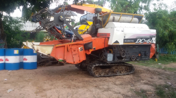 270.000ขายรถเกี่ยวข้าว คูโบต้าDC60 แบบรองกระสอบ เจ้าของขายเอง