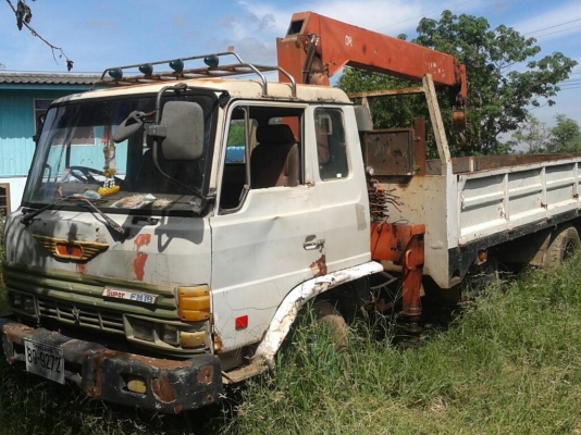 รถบรรทุก6ล้อ มีเครน