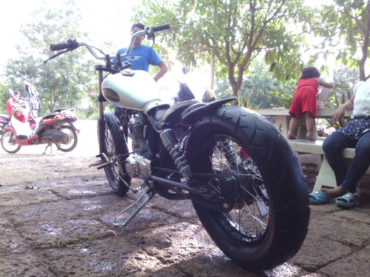 ขายครับ HONDA GL 110 CC. เเต่งเเนวๆใครชอบสไตล์นี้ไม่ควรพลาด รถมีเล่มทะเบียนโครง+เครื่องตรงกัน ค่าตัว 16500 ต่างจังหวัดจัดส่งให้ได้ ค่าส่งต่างหาก สนใจโทรมาสอบถามได้ครับ 098-5684508 / 089-8054390 โอ๋ ลพบุรี ขายครับ HONDA GL 110 CC. เเต่งเเนวๆใครชอบสไตล์นี้ไม่ควรพลาด รถมีเล่มทะเบียนโครง+เครื่องตรงกัน ค่าตัว 16500 ต่างจังหวัดจัดส่งให้ได้ ค่าส่งต่างหาก สนใจโทรมาสอบถามได้ครับ 098-5684508 / 089-8054390 โอ๋ ลพบุรี