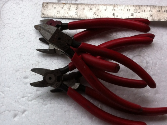 คีมตัดด้ามแดง KEIBA ผลิตญี่ปุ่น มือสองคัดแลัวสภาพสวย คม ตัวคีมแข็งแรง(มีหลายร้อยตัว)