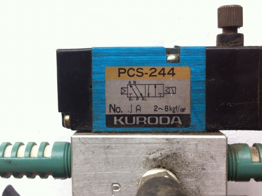 (สามารถต่อให้ใช้ได้เลยฟรี) วาล์วลมไฟฟ้าชนิด 5/2 ยี่ห้อ KURODA ควบคุมทิศทางการไหลของลมด้วยไฟฟ้าDC 24 V.