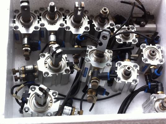 กระบอกลูกสูบลม KOGONEI ผลิตจากญี่ปุ่น ขนาดโต 32 มม.แกนเลื่อนออกได้ 10 มม. (มี 20 อัน)