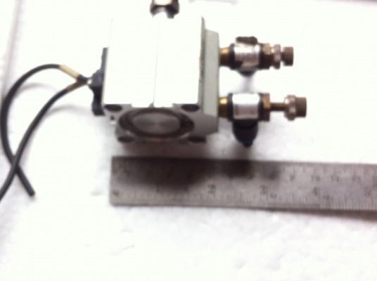 กระบอกลูกสูบลม KOGONEI ผลิตจากญี่ปุ่น ขนาดโต 32 มม.แกนเลื่อนออกได้ 10 มม. (มี 20 อัน)