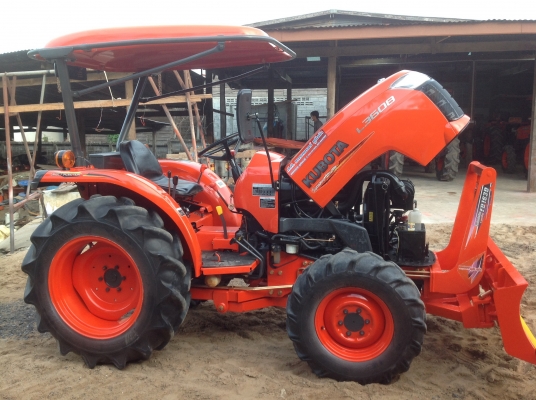 ปัญญาแทรคเตอร์มาแล้ว... คูโบต้า L3608 พร้อมใบมีดคานล่างFD163F โรตาลี่ตราช้าง เล่มทะเบียน พร้อมส่งทั่วไทยครับ จัดส่ง อ.เมือง จ. เพชรบูรณ์