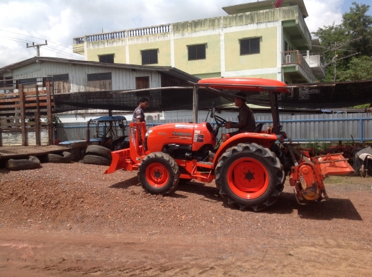 ปัญญาแทรคเตอร์มาแล้ว... คูโบต้า L3608 พร้อมใบมีดคานล่างFD163F โรตาลี่ตราช้าง เล่มทะเบียน พร้อมส่งทั่วไทยครับ จัดส่ง อ.เมือง จ. เพชรบูรณ์