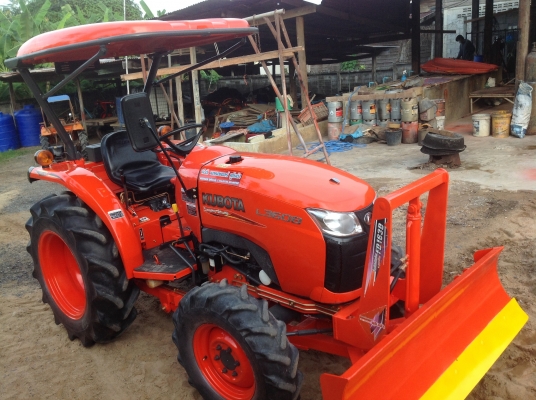 ปัญญาแทรคเตอร์มาแล้ว... คูโบต้า L3608 พร้อมใบมีดคานล่างFD163F โรตาลี่ตราช้าง เล่มทะเบียน พร้อมส่งทั่วไทยครับ จัดส่ง อ.เมือง จ. เพชรบูรณ์