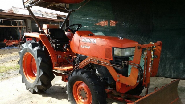 ปัญญาแทรคเตอร์มาแล้ว...จัดมาให้ครับ คูโบต้า L3408 พร้อมใบมีดคานล่าง เล่มทะเบียนพร้อม ส่งฟรีทั่วไทย