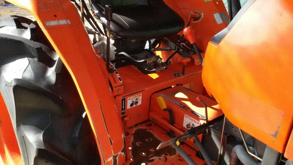 ปัญญาแทรคเตอร์มาแล้ว...จัดมาให้ครับ คูโบต้า L3408 พร้อมใบมีดคานล่าง เล่มทะเบียนพร้อม ส่งฟรีทั่วไทย