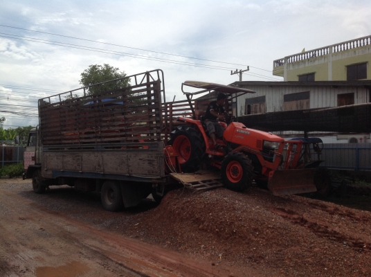 ปัญญาแทรคเตอร์มาแล้ว...จัดมาให้ครับ คูโบต้า L3408 พร้อมใบมีดคานล่าง เล่มทะเบียนพร้อม ส่งฟรีทั่วไทย