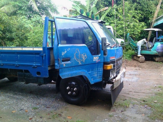 รถบรรทุก6ล้อกลางเจ้าของขายเอง สภาพดี ราคาต่อลองได้โบว์เชตตะวัน