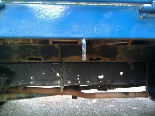 รถบรรทุก6ล้อกลางเจ้าของขายเอง สภาพดี ราคาต่อลองได้โบว์เชตตะวัน