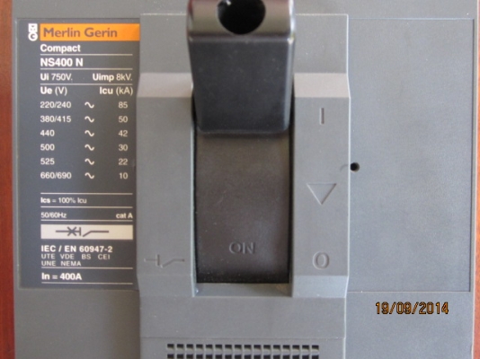 เบรคเกอร์ ยี่ห้อ Merlin gerin ขนาด 400 Amp, 750 V สภาพใหม่