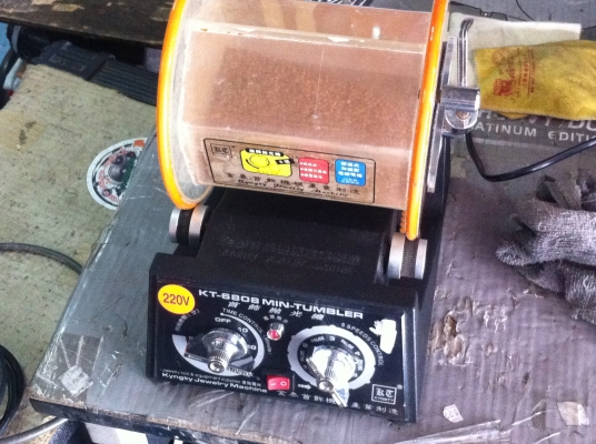 เครื่องขัดเครื่องประดับแบบลูกล้อหมุนกลิ้งพร้อมลูกขัดในกล่องหมุนรูป 6 เหลี่ยม เครื่องขัดเครื่องประดับแบบลูกล้อหมุน เครื่องขัดเครื่องประดับแบบลูกล้อหมุนกลิ้งพร้อมลูกขัดในกล่องหมุนรูป 6 เหลี่ยม เครื่องขัดเครื่องประดับแบบลูกล้อหมุน