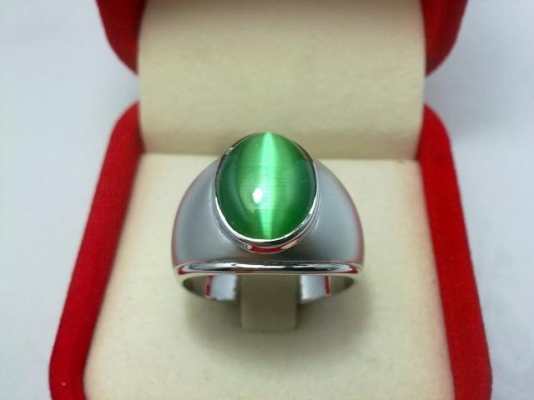 แหวนเงินพลอยตาแมว