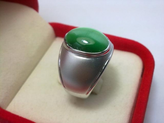 แหวนเงินพลอยตาแมว