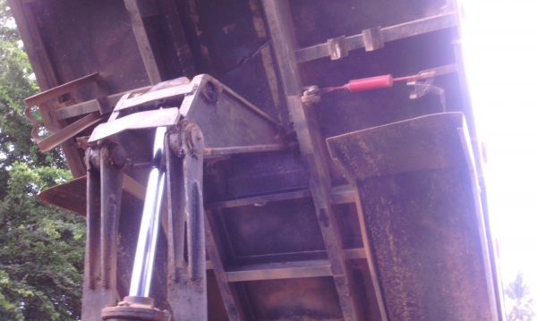 HINO 227 220 แรงม้า 2 เพลาดัมพ์