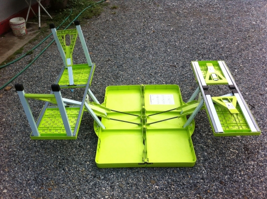 ชุดโต๊ะและเก้าอี้พับพลาสติกโครงสร้างรับน้ำหนักเป็นอลูมีเนียมแข็งแรง