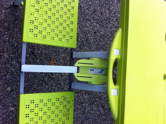 ชุดโต๊ะและเก้าอี้พับพลาสติกโครงสร้างรับน้ำหนักเป็นอลูมีเนียมแข็งแรง