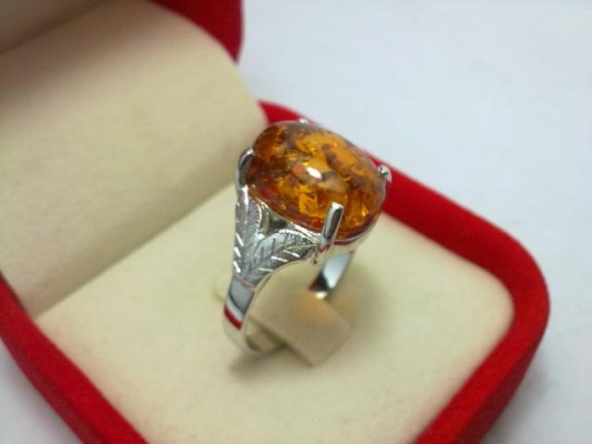 แหวนเงินพลอยอัมพัน