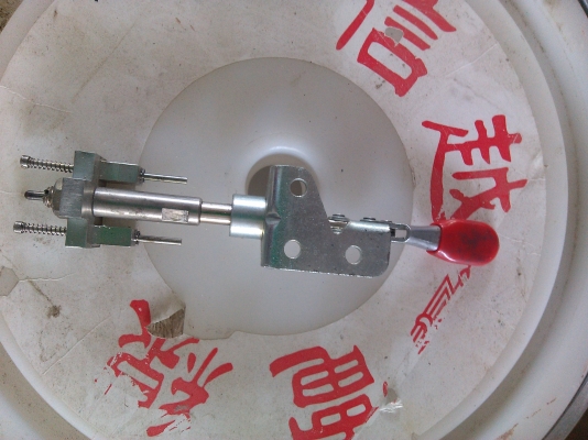 เครื่องมือช่วยดัน จับยึด ล็อกกด ชิ้นงาน แกนโต 10 มม.ระยะเลื่อน 2-3 ซม.